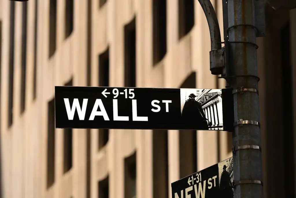 wall st street sign